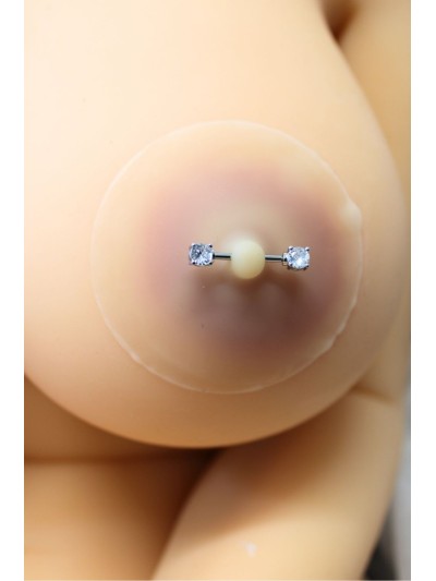 Paire de cache-tétons piercing barre faux diamant peau claire 