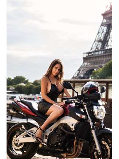 Robe cocktail noire simili cuir et dentelle Sophia 