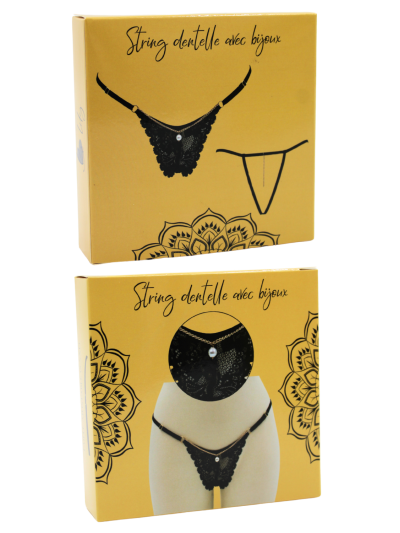 String noir en dentelle avec bijou et chaîne dorée 