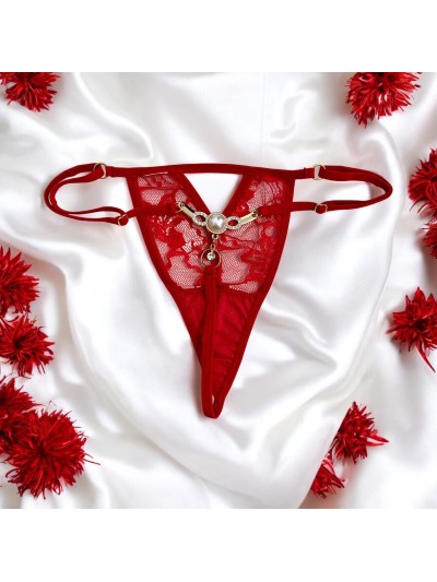 String rouge avec bijou perle  strass dorés 