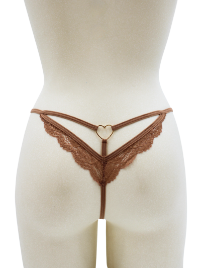 String taupe en dentelle avec bijou cœur doré 