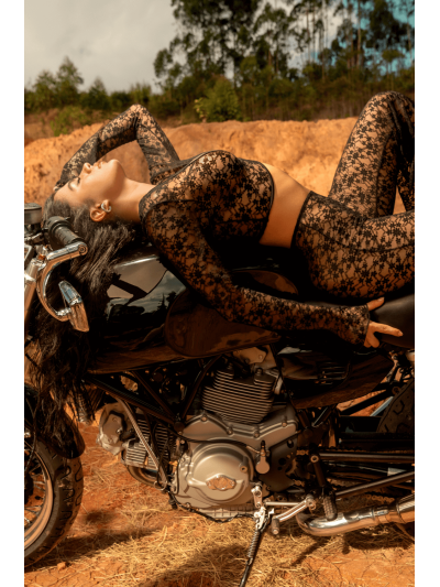 Top et pantalon en dentelle florale noire 