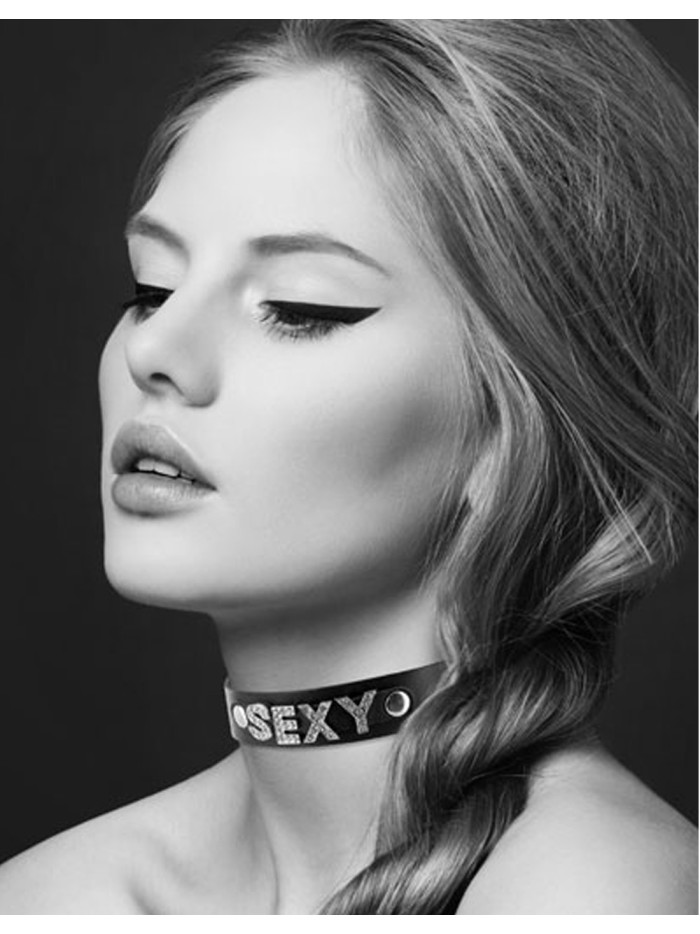 Collier en cuir noir SM avec Sexy en strass 