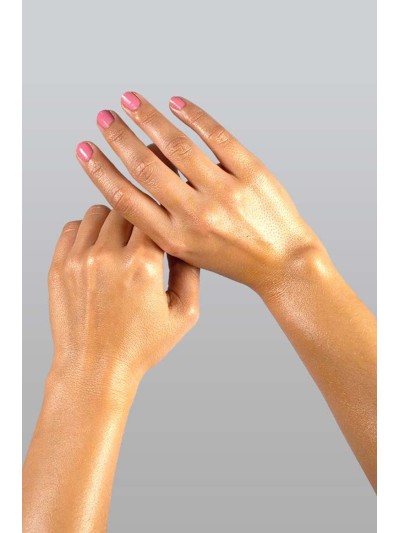 Huile corporel illuminatrice haute performance Pretty But Wild 